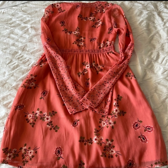 Abercrombie and Fitch Floral Bell-sleeves Dress - Picture 7 of 11